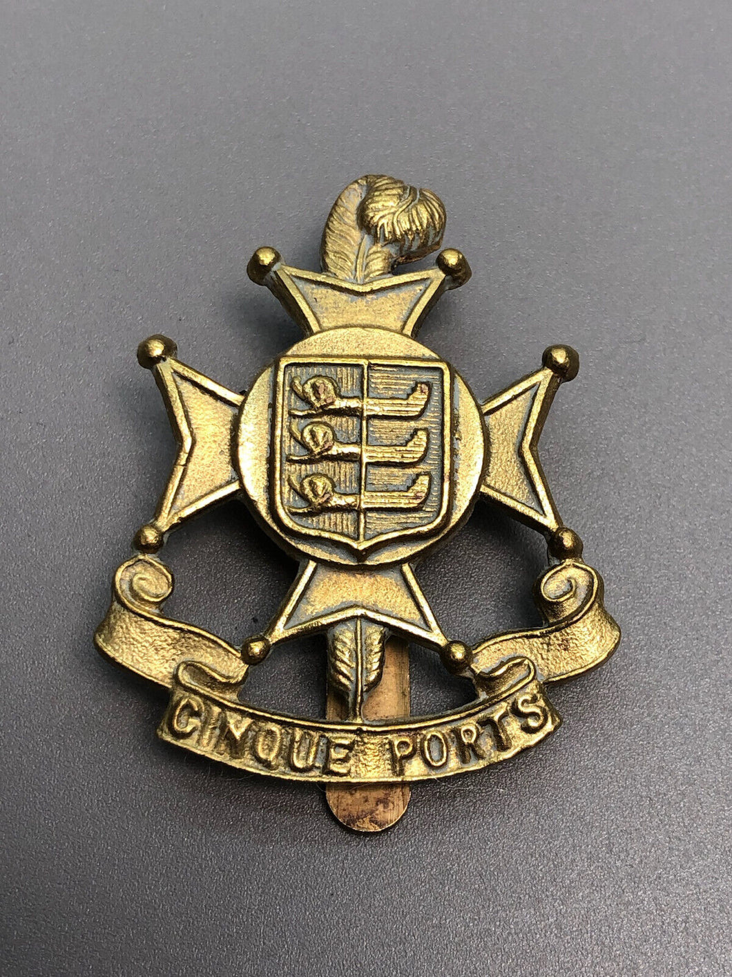 Original WW1 British Army 5th Cinque Ports Battalion Royal Sussex Reg Cap Badge