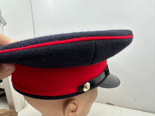 Lade das Bild in den Galerie-Viewer, Genuine British Army Peaked Cap - Royal Artillery - Size 57cm - The Militaria Shop
