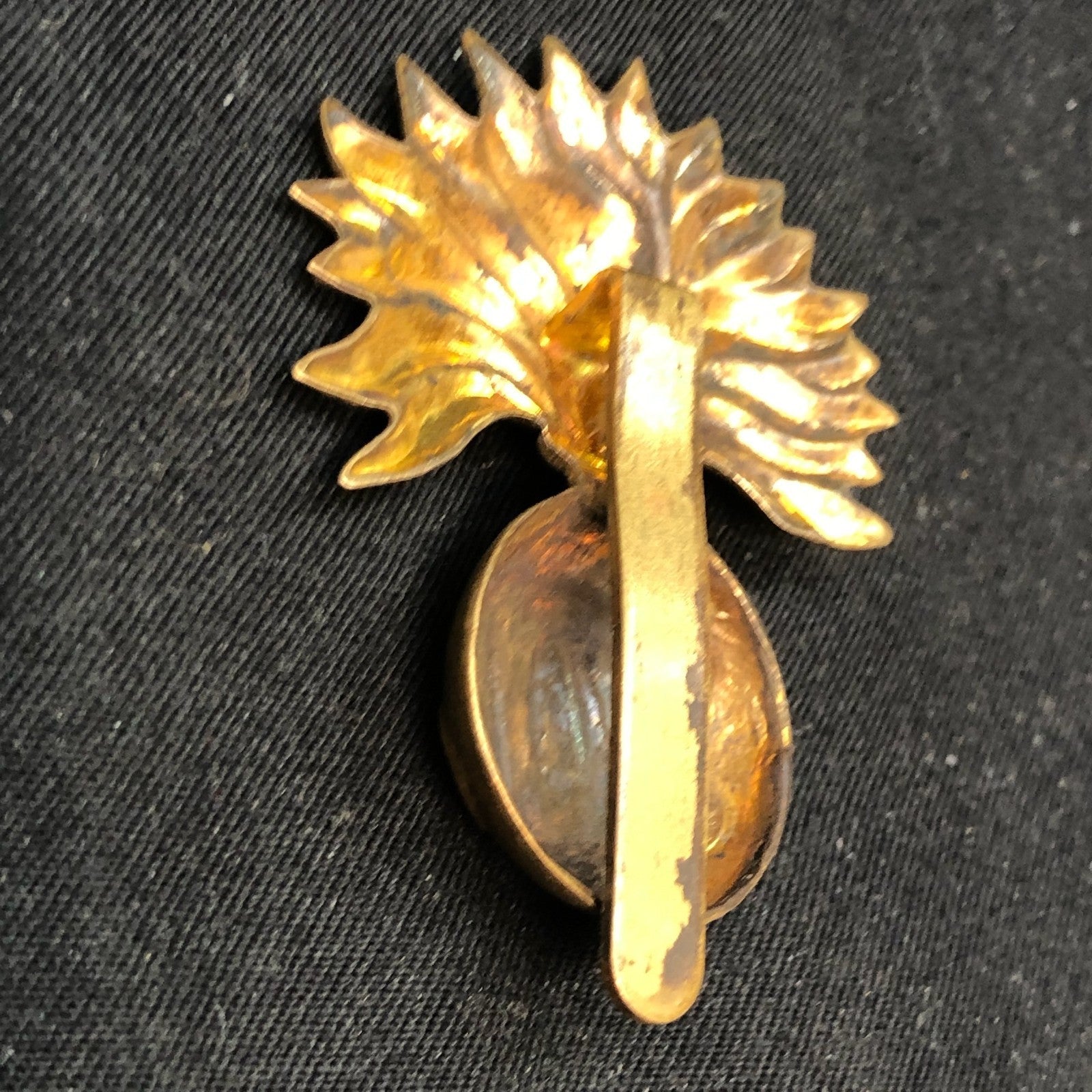 Genuine British Army Brass Cap Badge - Honourable Artillery Company - The Militaria Shop