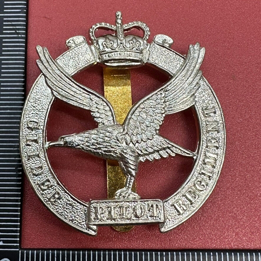 Originales Mützenabzeichen des Segelfliegerregiments der britischen Armee/RAF