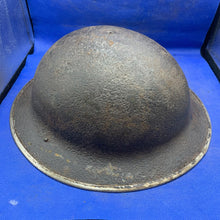 Lade das Bild in den Galerie-Viewer, Original WW2 British Army Mk2 Brodie Combat Helmet
