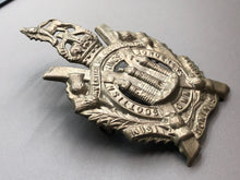 Charger l&#39;image dans la galerie, Original WW1 British Army King&#39;s Own Scottish Borderers KOSB Cap Badge
