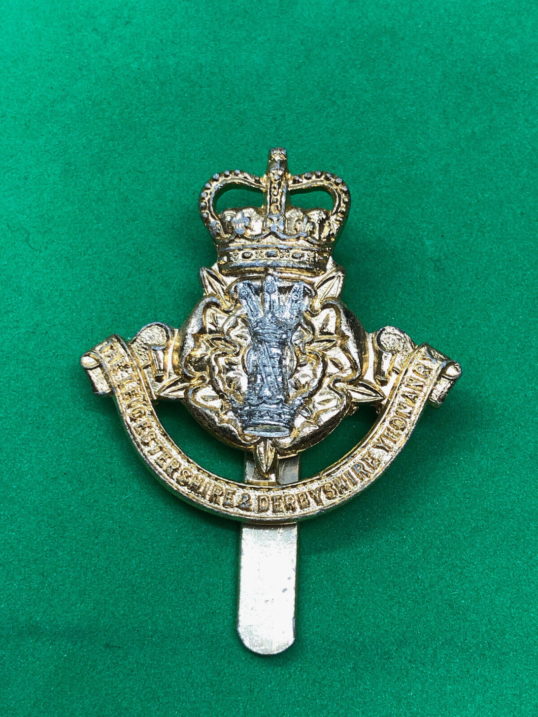 Genuine British Army Leicestershire & Derbyshire Yeomanry Cap Badge