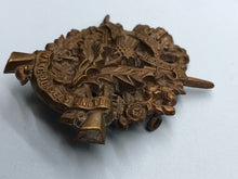 Charger l&#39;image dans la galerie, British Army Aberdeen Militia Volunteers Victorian Crown Cap Badge
