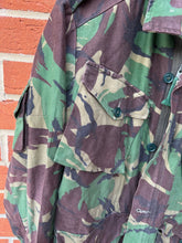 Load image into Gallery viewer, Genuine British Army DPM Camouflaged Combat Smock Jacket - Size 170/96
