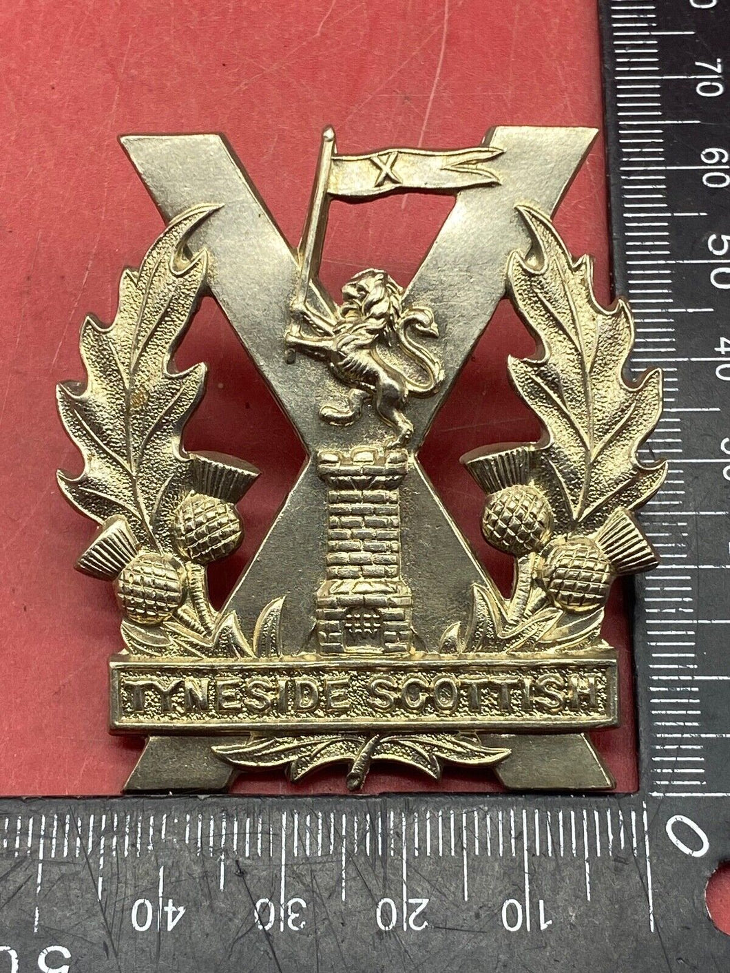 Original WW1 / WW2 British Army Tyneside Scottish Cap Badge