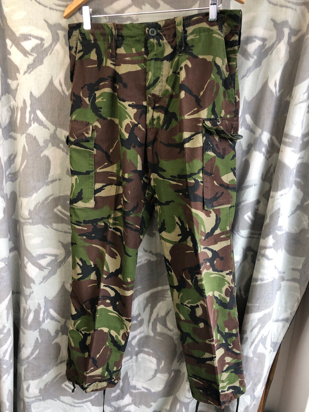 Size 80/88/104 - Vintage British Army DPM Lightweight Combat Trousers