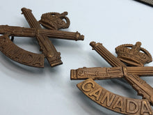 Load image into Gallery viewer, Canadian Army Machine Gun Corps Cap Badge - &quot;JR GAUNT&quot;
