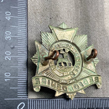 Load image into Gallery viewer, Original WW1 British Army 1st Herts Volunteer Bedfordshire Regiment Cap Badge
