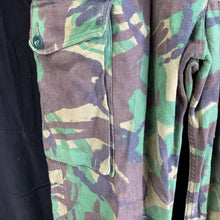 Lade das Bild in den Galerie-Viewer, Genuine British Army DPM Camouflaged Combat Trousers Temperate - Size 80/80/96
