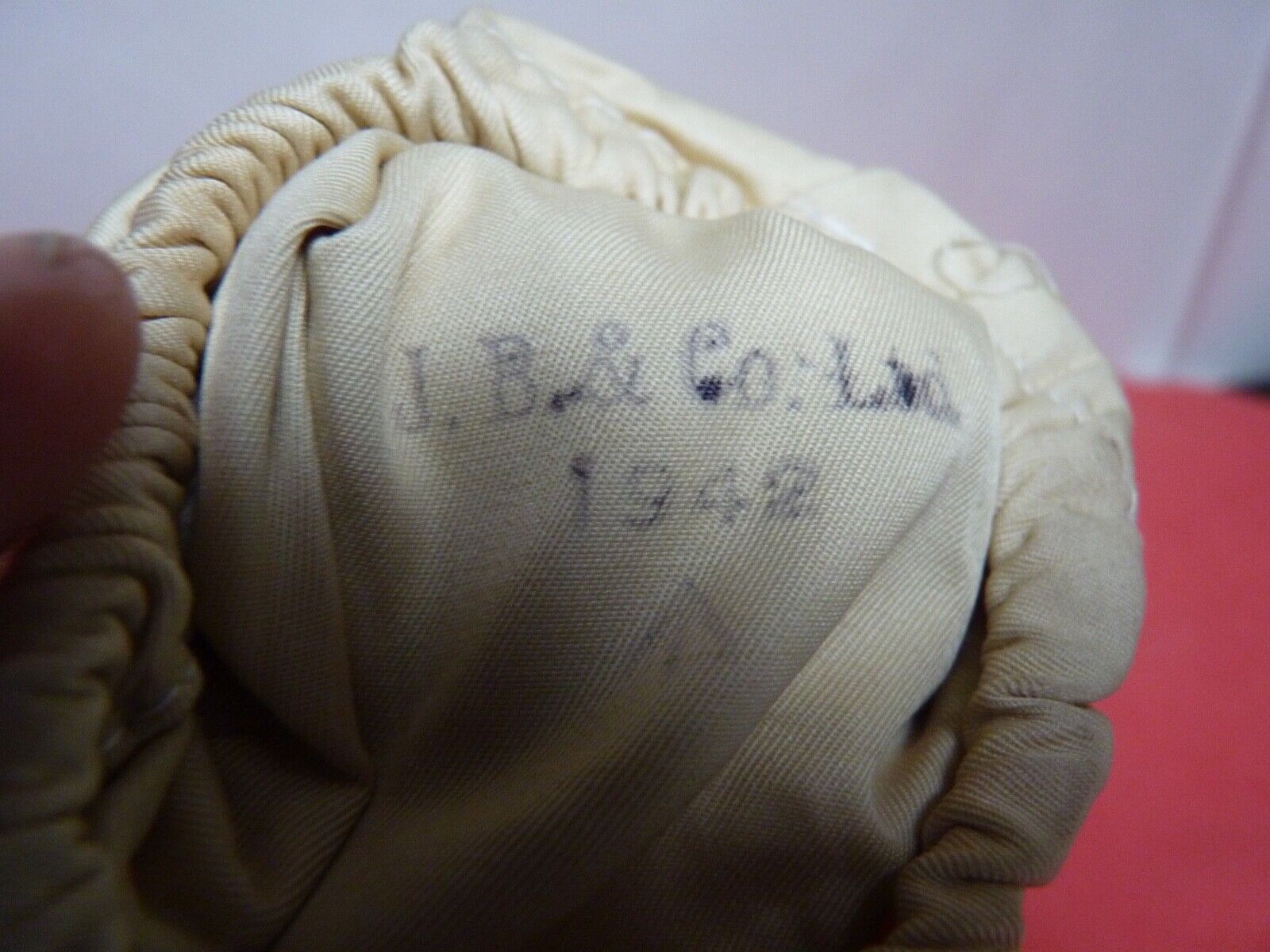 Original WW2 British Army Gunners Winter White Gloves - 1942 - The Militaria Shop