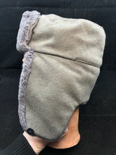 Lade das Bild in den Galerie-Viewer, Genuine DDR East Germen Issue Cold Weather Winter Hat Soviet Cold War Era - The Militaria Shop
