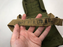 Charger l&#39;image dans la galerie, Original WW2 British Army Assault Lightwieght Gas Mask Bag
