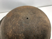 Lade das Bild in den Galerie-Viewer, Original WW2 British / Canadian Army Combat Helmet Mk3
