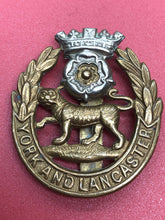 Charger l&#39;image dans la galerie, Original WW2 British Army Cap Badge - York and Lancaster Regiment
