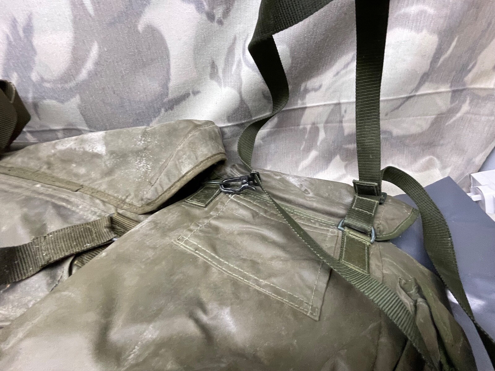 Original British Army 1980's Gas Mask Bag - The Militaria Shop