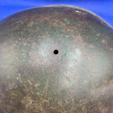 Lade das Bild in den Galerie-Viewer, Original British Army WW2 Mk2 Combat Helmet with Div Signs Front &amp; Side
