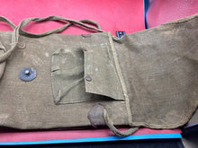 Charger l&#39;image dans la galerie, Original WW2 Italian Army T35 Gas Mask Bag with Shoulder Strap
