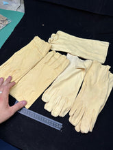 Charger l&#39;image dans la galerie, Original RAF Royal Air Force Chamois Inner Flying Gloves - WW2 Pattern
