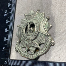 Load image into Gallery viewer, Original WW2 British Army Bedfordshire &amp; Hertfordshire Regiment Cap Badge
