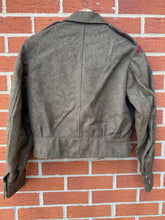 Lade das Bild in den Galerie-Viewer, Original British Army Battledress Jacket - Rare 1947 Patt -38&quot; Chest -Captain RE
