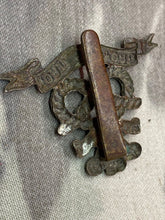 Charger l&#39;image dans la galerie, Original WW1 / WW2 British Army North Staffordshire Regiment Cap Badge
