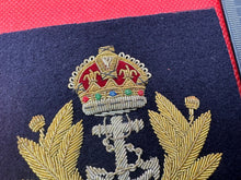 Lade das Bild in den Galerie-Viewer, British Royal Navy Bullion Embroidered Blazer Badge -  Kings Crown
