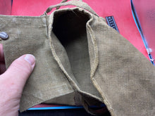 Charger l&#39;image dans la galerie, Original WW2 Italian Army T35 Gas Mask Bag with Shoulder Strap
