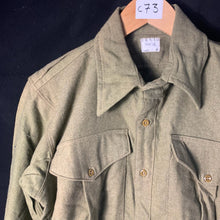 Charger l&#39;image dans la galerie, Original British Army Khaki Drill Combat Shirt - WW2 Pattern - 40&quot; Chest
