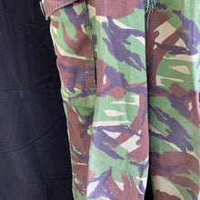 Lade das Bild in den Galerie-Viewer, Originale leichte DPM-Kampfhose im Camouflage-Stil der britischen Armee, Größe 85/80/96 
