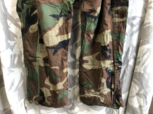 Charger l&#39;image dans la galerie, Genuine US Army Camouflaged Overgarment Protective - XLarge - 48&quot; Waist
