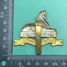 Load image into Gallery viewer, Original British Army Cap Badge - The Lincolnshire Regiment
