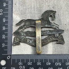 Charger l&#39;image dans la galerie, Original WW2 British Army Cap Badge - 3rd The King&#39;s Own Hussars
