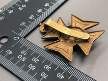 Load image into Gallery viewer, Original WW2 British Army Buckinghamshire Battalion Cap Badge
