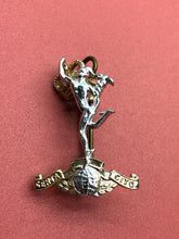 Load image into Gallery viewer, Gneuine British Army Collar Badge - Royal Signals
