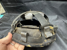 Charger l&#39;image dans la galerie, Original WW2 British Army Mk2 Helmet Liner &amp; Screw Set - Size 7 1/4 - 1943 Dated
