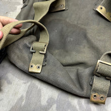 Lade das Bild in den Galerie-Viewer, Original WW2 British Army / RAF 37 Pattern Webbing Small Pack &amp; L Straps Set
