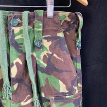 Lade das Bild in den Galerie-Viewer, Genuine British Army DPM Camouflaged Combat Trousers Lightweight - Size 80/76/92
