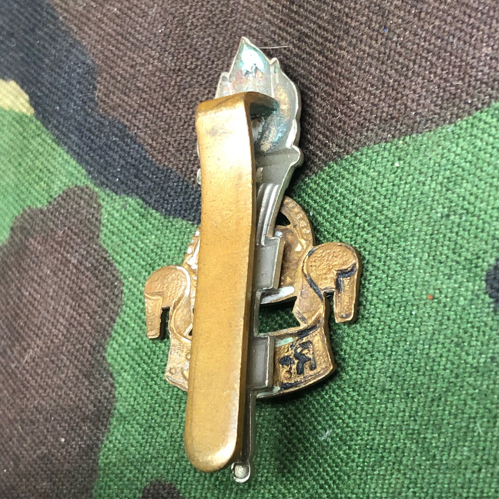Original WW2 British RAEC Royal Army Education Corps Cap Badge - Kings Crown - The Militaria Shop