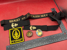 Load image into Gallery viewer, Original Group of Russian / Soviet Navy / Army Badges
