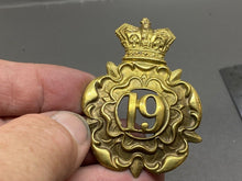 Load image into Gallery viewer, Original British Army - The 19th Regiment of Foot Yorkshire Glengarry Badge
