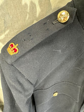 Load image into Gallery viewer, Original British Army Majors Signal Corps Jacket - WW2 Medal Ribbons - 38&quot; Chest
