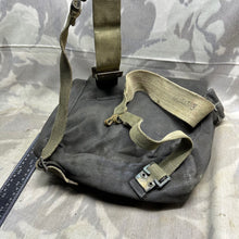 Lade das Bild in den Galerie-Viewer, Original WW2 British Army / RAF 37 Pattern Webbing Small Pack &amp; L Straps Set
