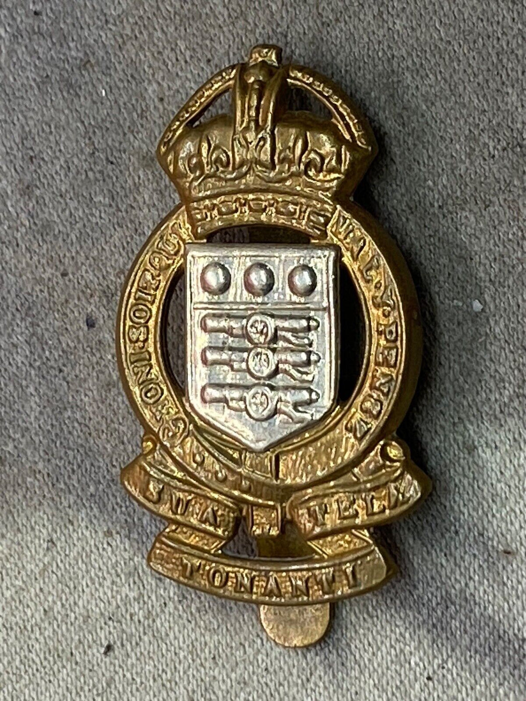 Original WW1 / WW2 British Army - Royal Army Ordnance Corps Cap Badge