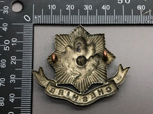 Lade das Bild in den Galerie-Viewer, Original WW1 British Army Cheshire Regiment Cap Badge
