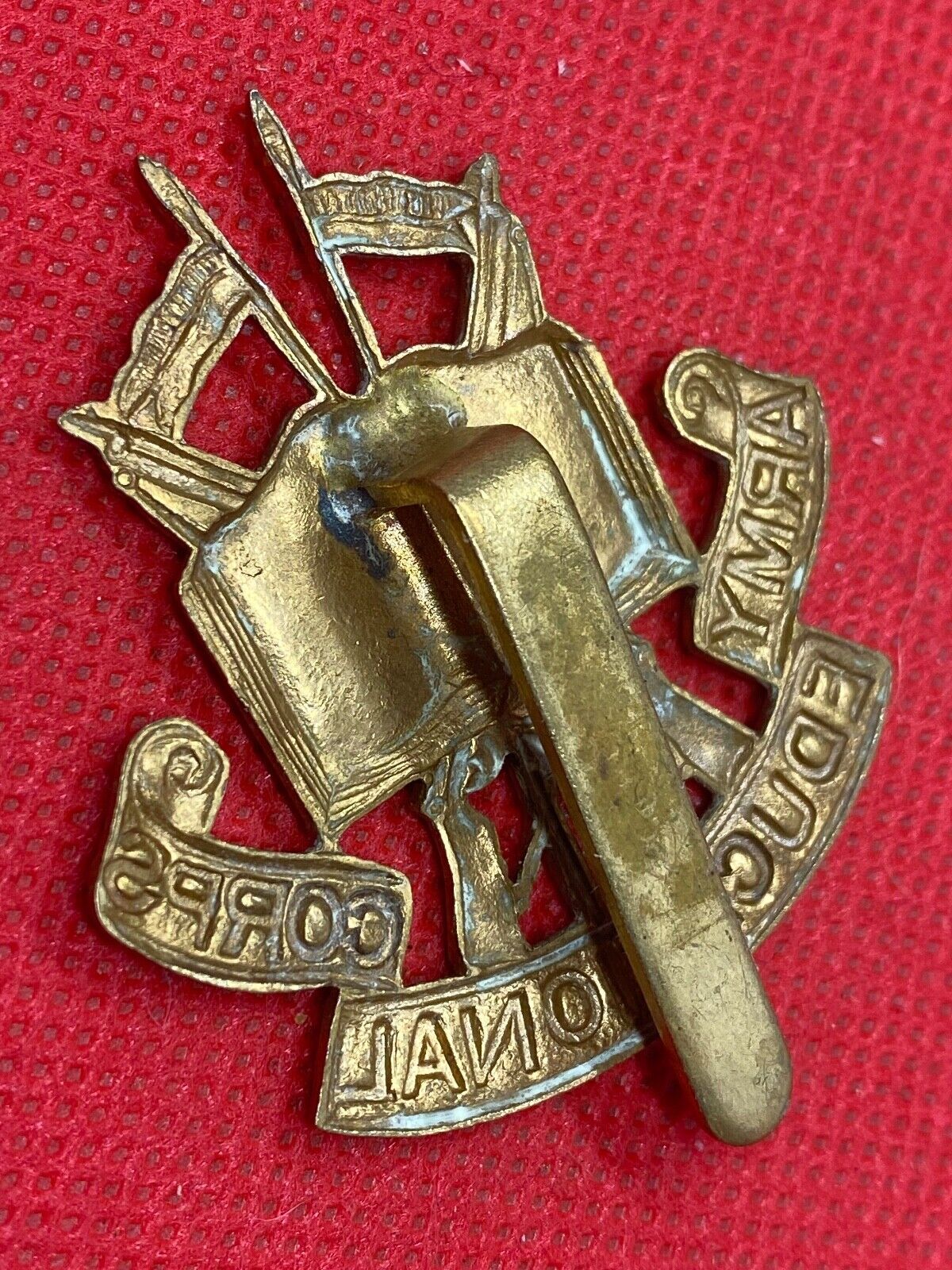 Original British Army - ARMY EDUCATION CORPS Cap Badge - The Militaria Shop