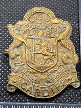 Lade das Bild in den Galerie-Viewer, Original British Army 16th Battalion Welsh Regiment Cardiff Cap Badge
