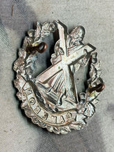 Load image into Gallery viewer, Original WW1 / WW2 British Army Cameron Highlanders Scottish Cap Badge
