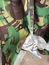 Charger l&#39;image dans la galerie, Genuine British Army DPM Camouflaged Tropical Trousers - 72/76/82
