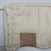 Charger l&#39;image dans la galerie, Original British Army / Royal Navy White 37 Pattern Spats / Gaiters- Well Marked
